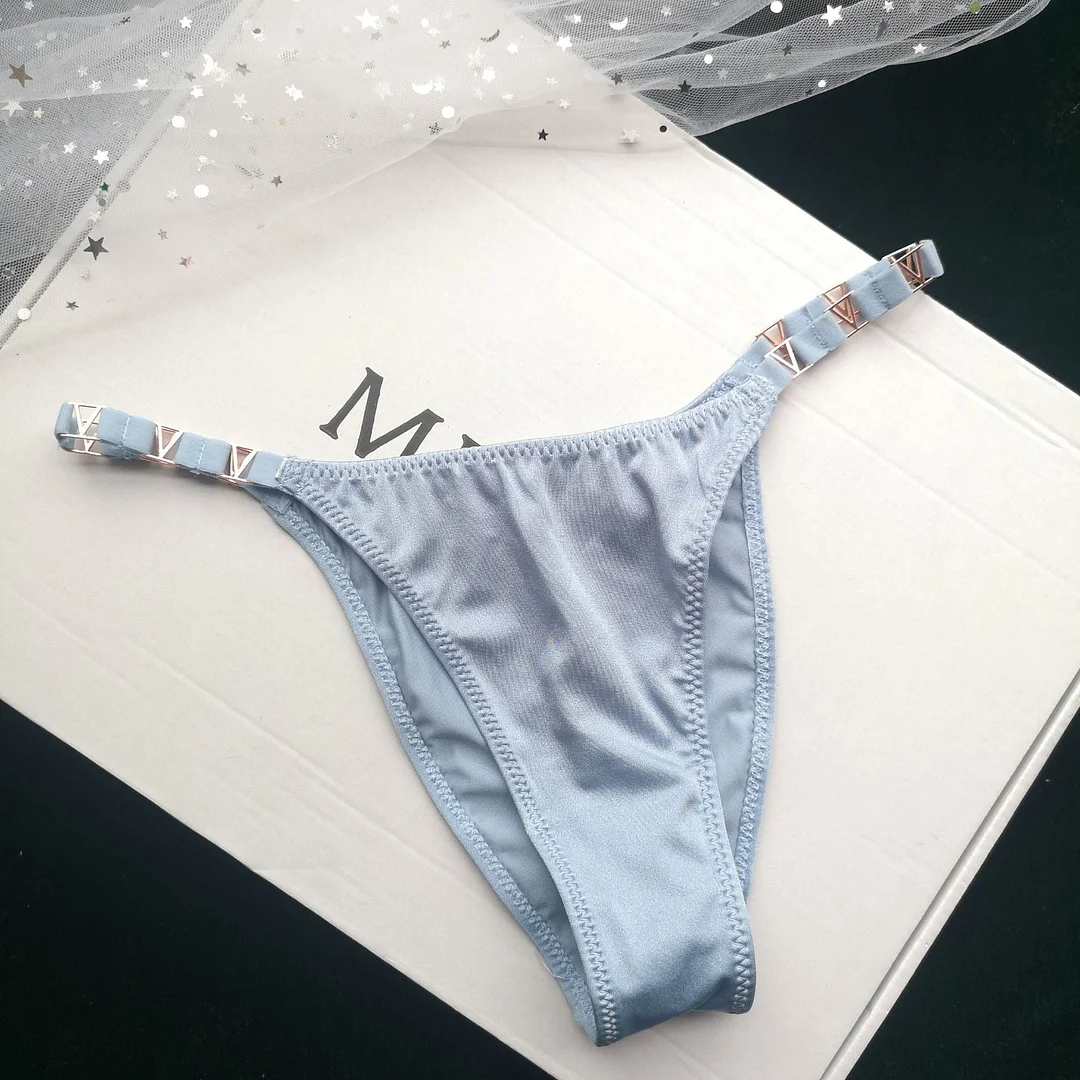 European Style Sexy Panties Women Diamond Solid Color Underpants Women's Leopard Thong Low Waist Sexy Underwear Seamless Briefs