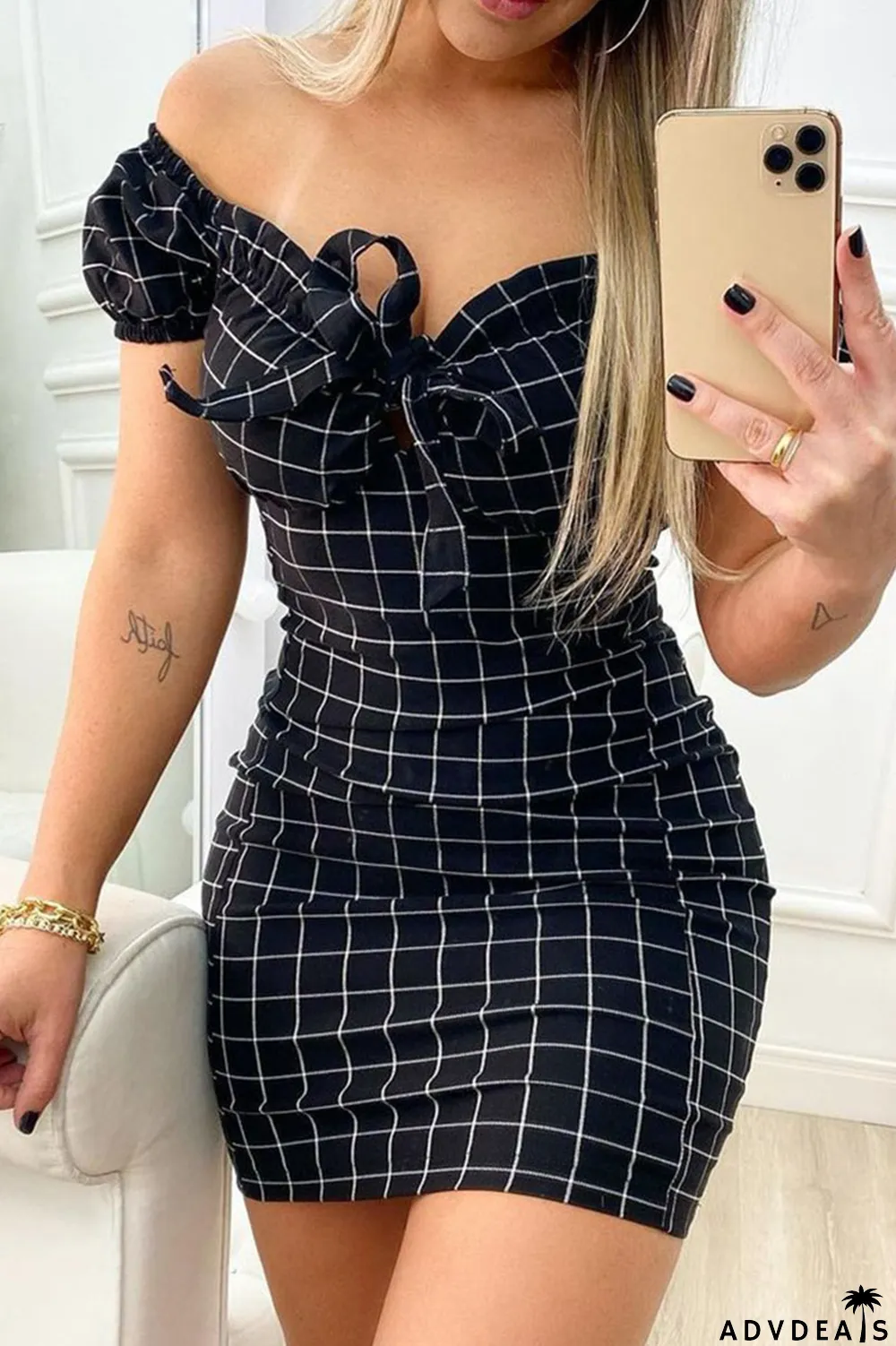 Black Fashion Casual Plaid Print Frenulum V Neck Short Sleeve Dress