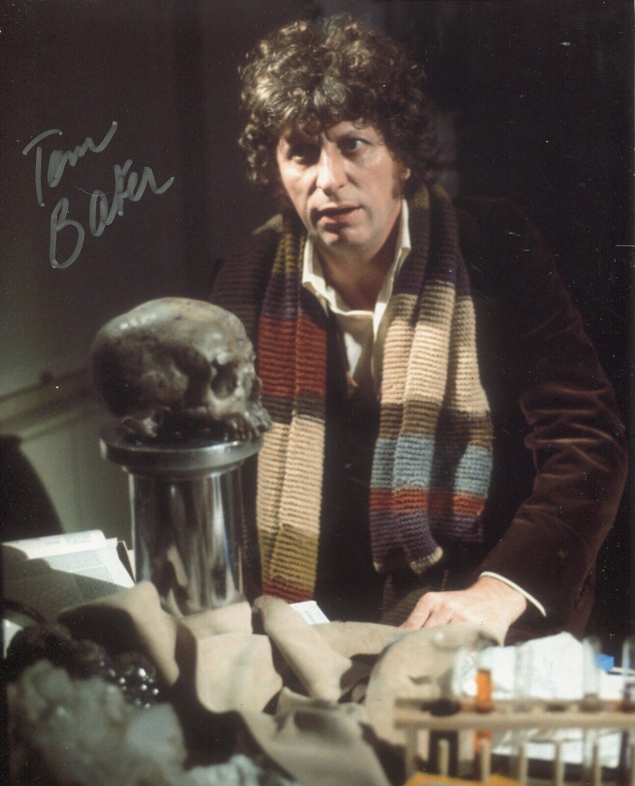 Actor Tom Baker signed Doctor Who 8x10 Photo Poster painting IMAGE 9c - UACC DEALER