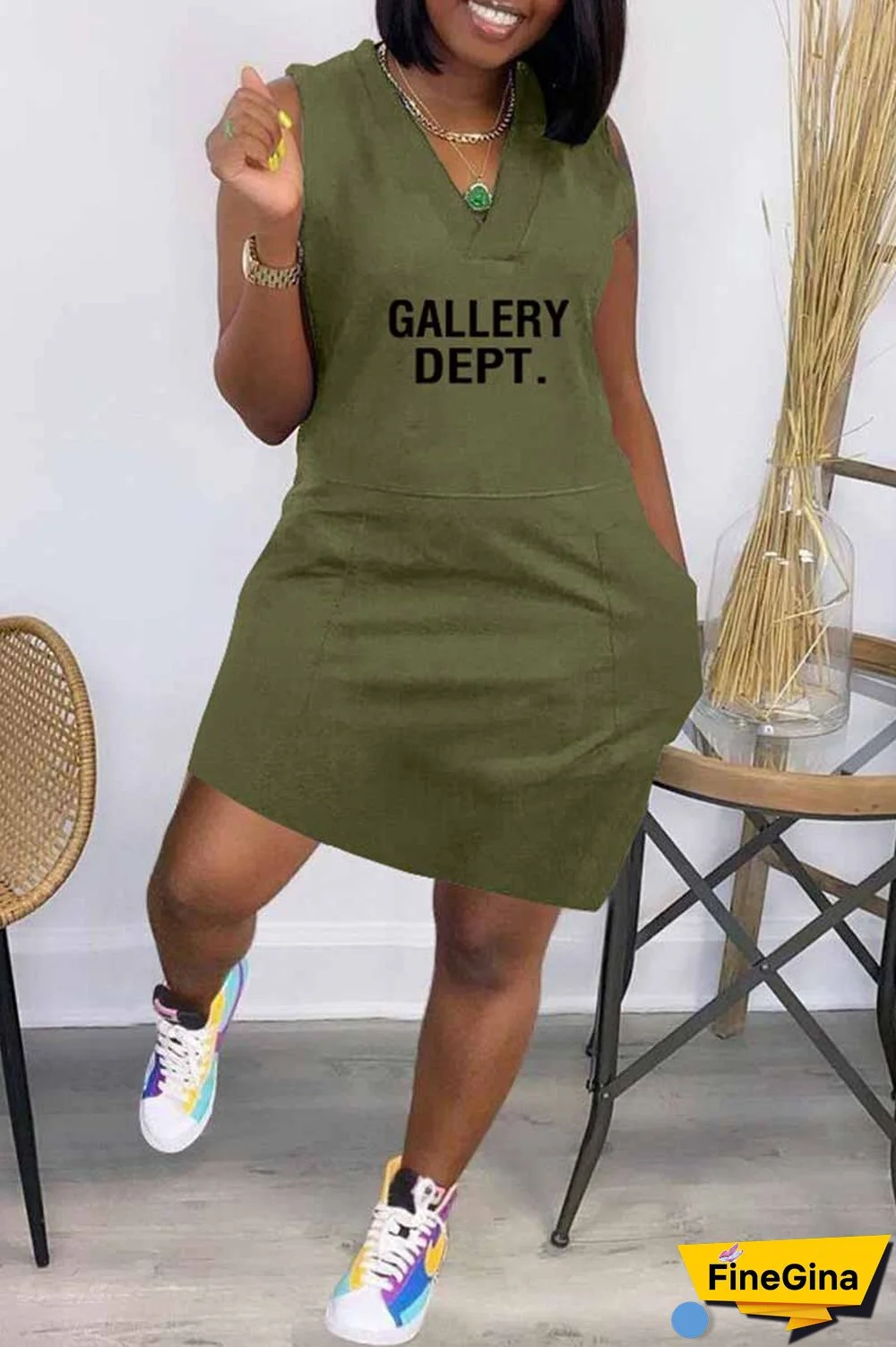 Army Green Street Print Letter V Neck One Step Skirt Dresses