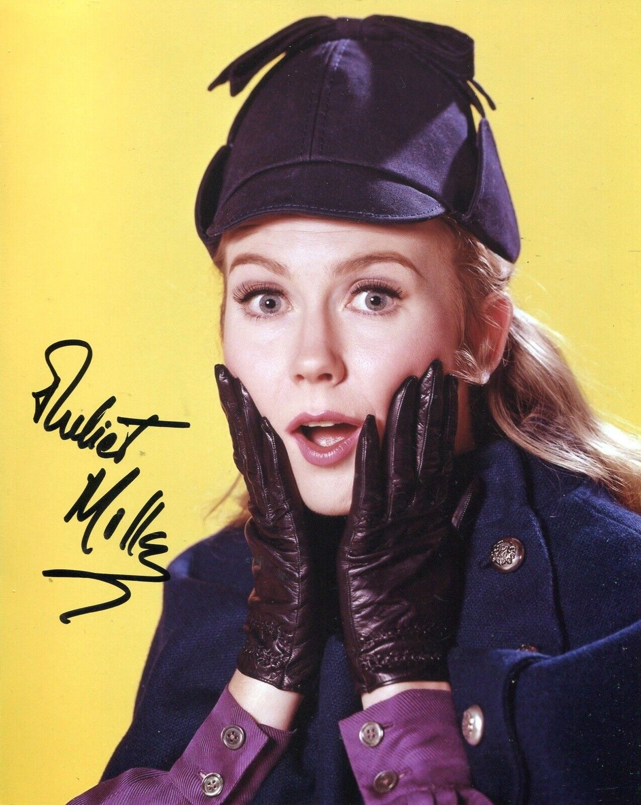 Actress Juliet Mills signed NANNY & THE PROFESSOR 8x10 Photo Poster painting - UACC DEALER