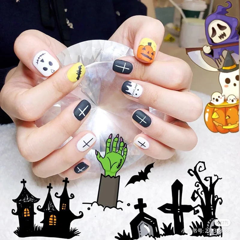 24Pcs Halloween yellow Moon press on nails for kids  Black and White Punk Skull Short false nail tips for children with glue