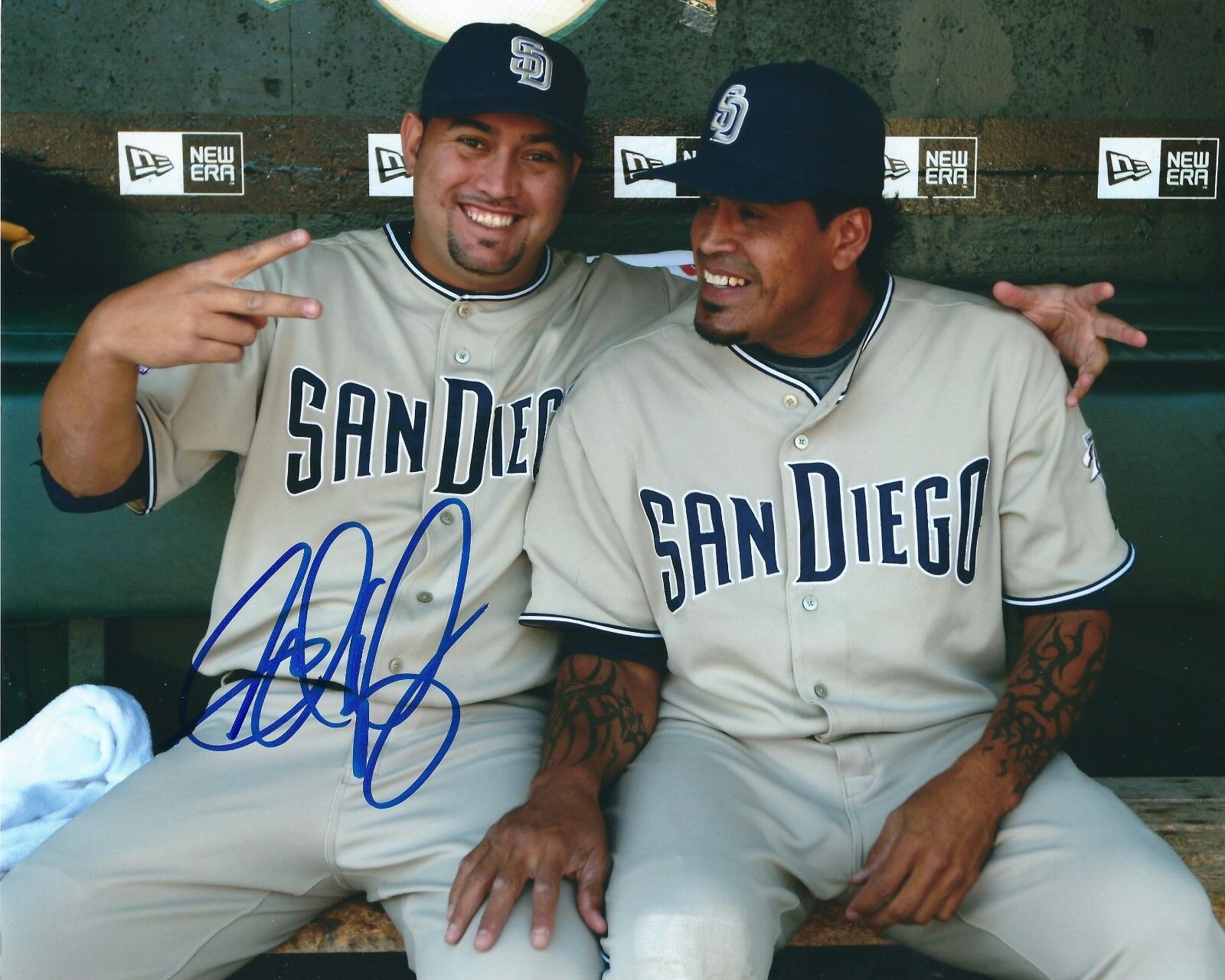 Signed 8x10 EDWARD MUJICA San Diego Padres Autographed Photo Poster painting - COA