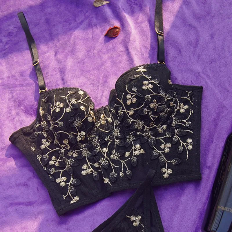 Embroidered lace French lingerie set