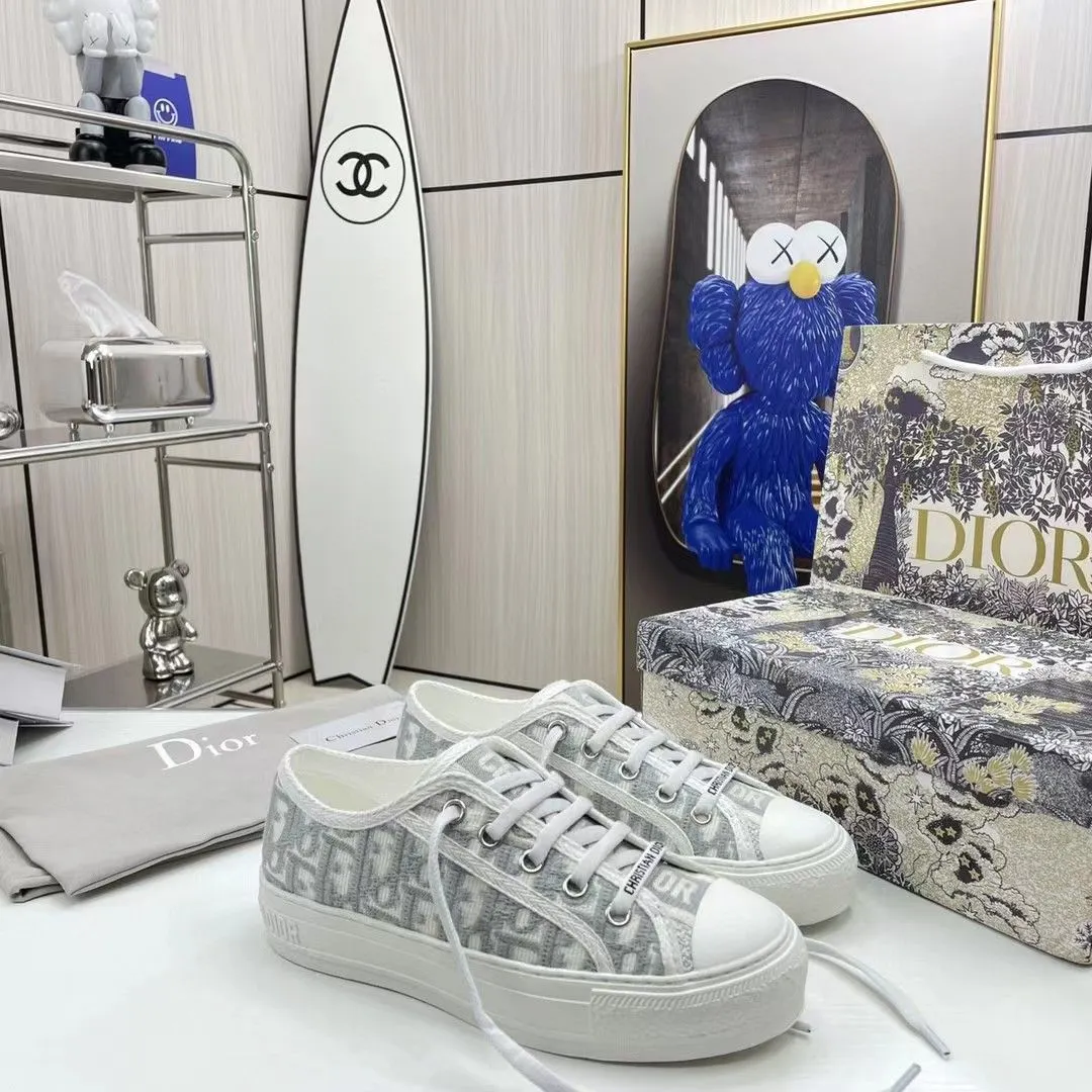 New Embroidered 2024-Letter Lace-up Canvas Shoes Sports Platform Versatile Flat White Shoes Casual Sneakers