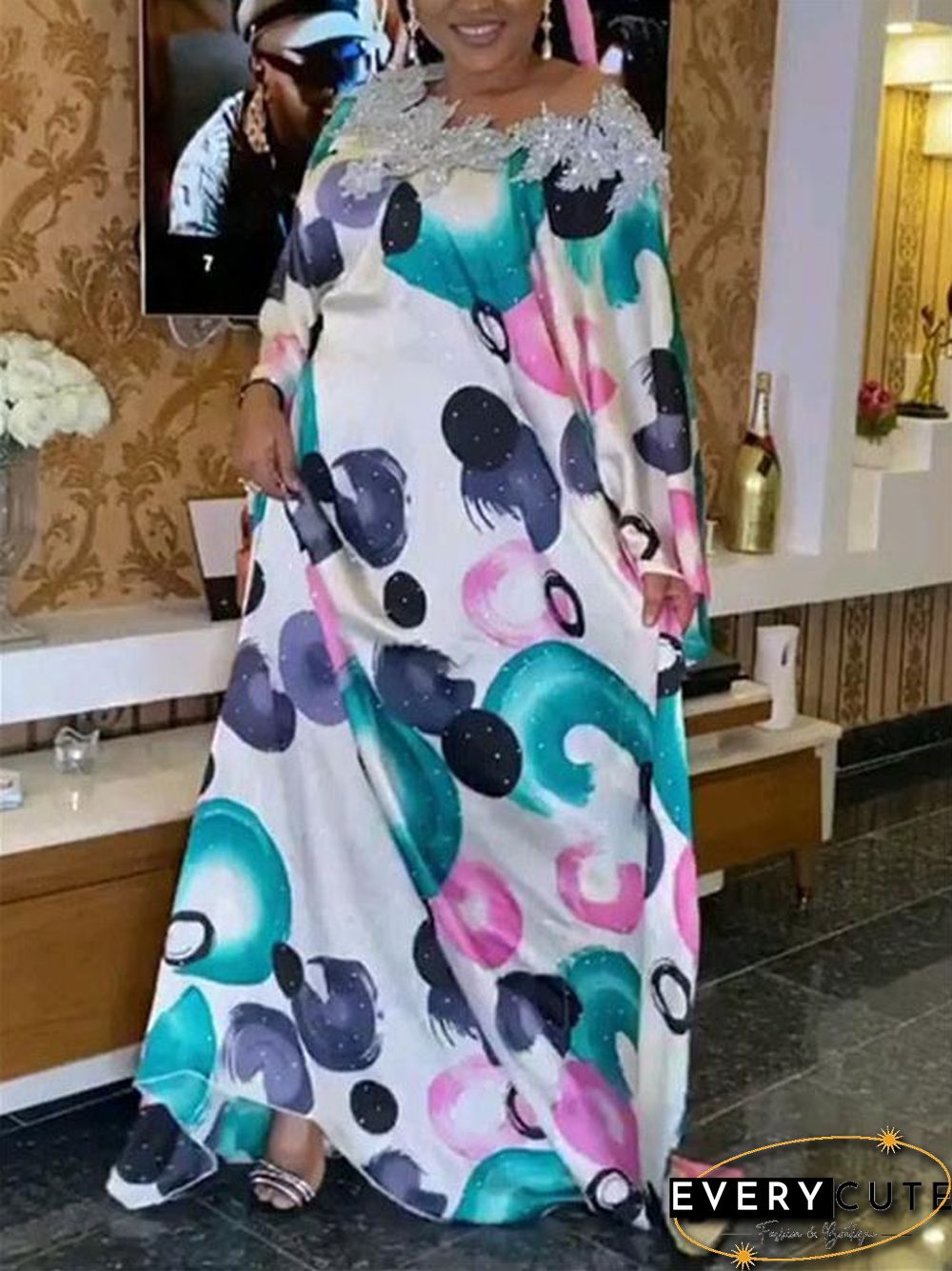 Western Style Round Pattern Smooth Dress