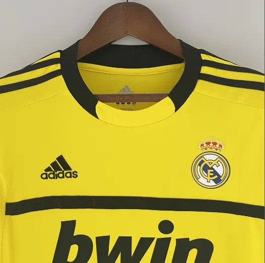 Retro 2011/2012 Real Madrid Goalkeeper Yellow Football Shirt Thai Quality