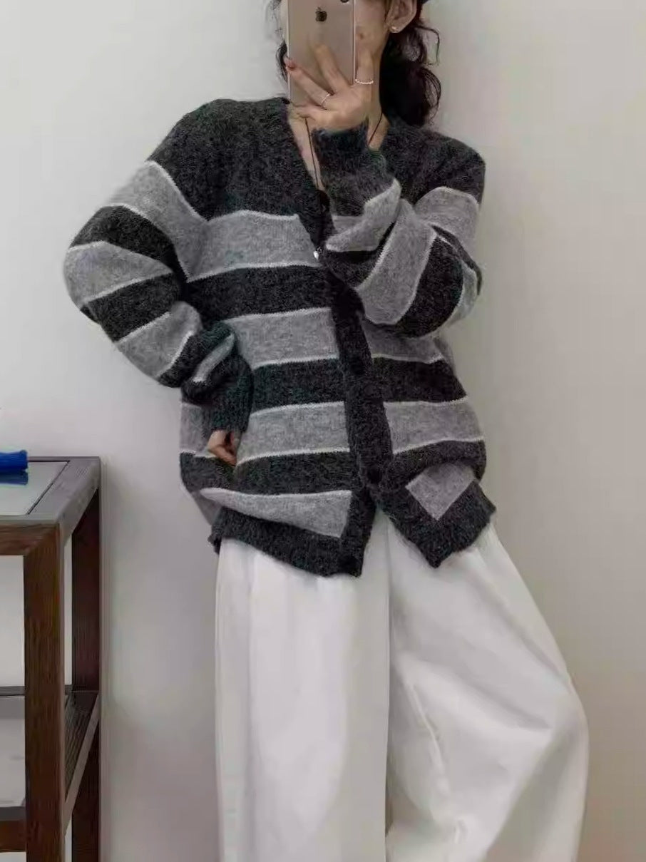 Aiertu cold weather outfits Retro Contrast Color Wide Striped V-neck Knitted Cardigan Women's Autumn and Winter Lazy Loose Soft Glutinous Sweater Coat Top aiertu