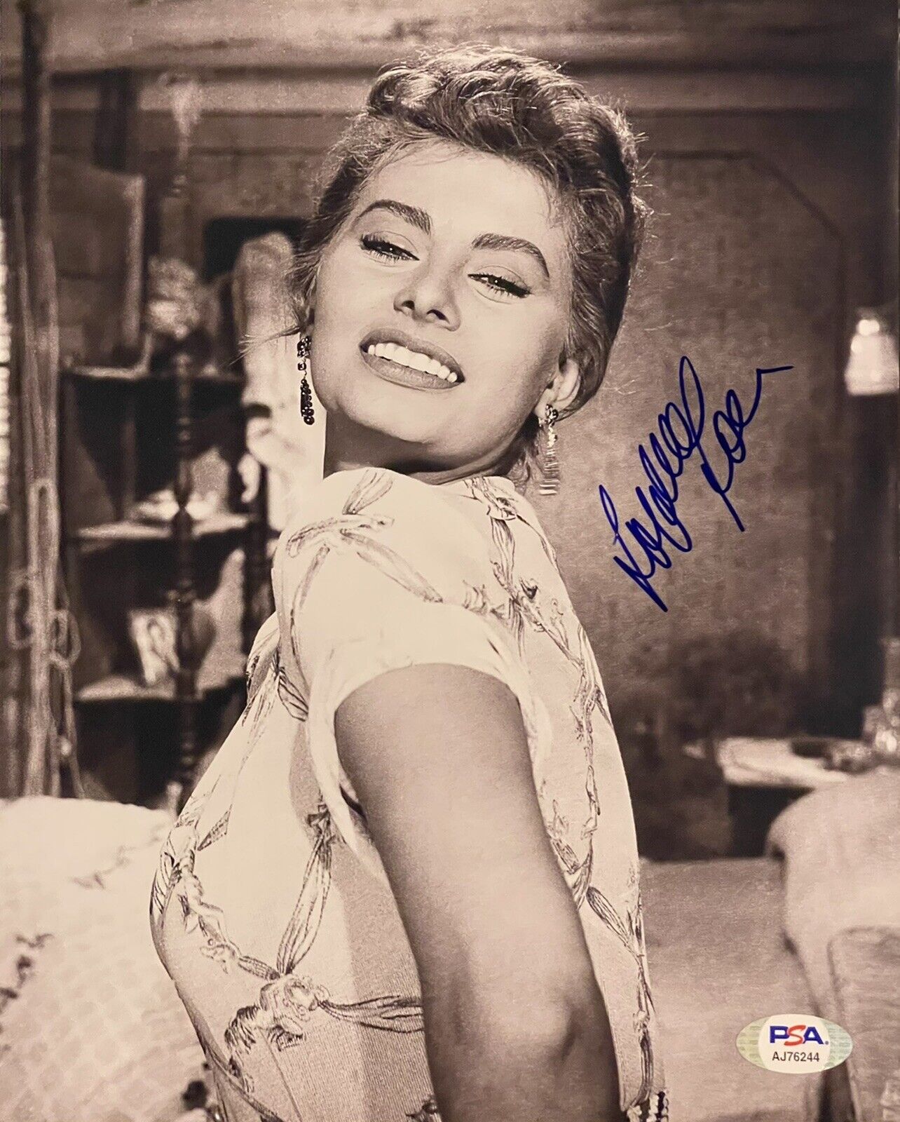 Sophia Loren Signed Autographed Hollywood Beautiful 8x10 Photo Poster painting PSA/DNA