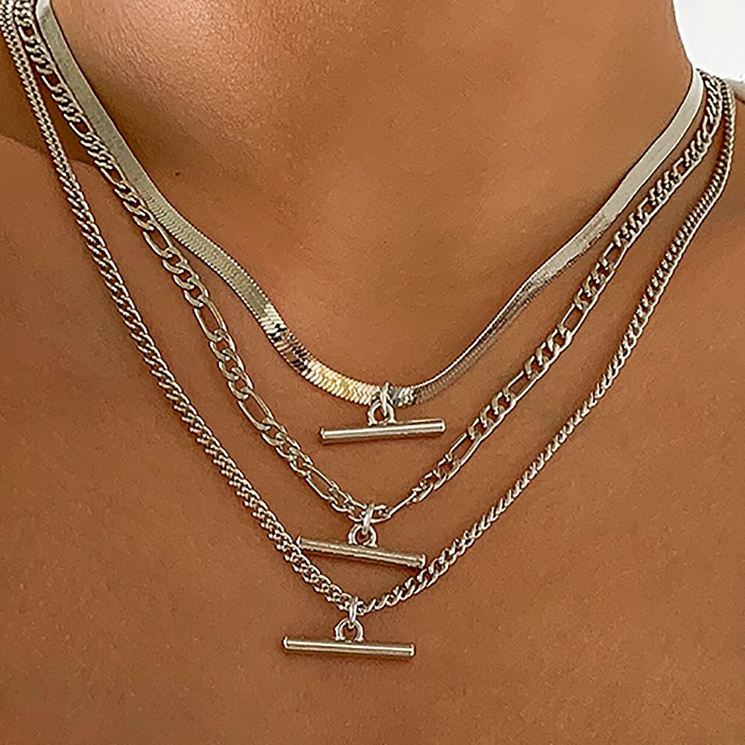 Pendant metal necklace multiple sets