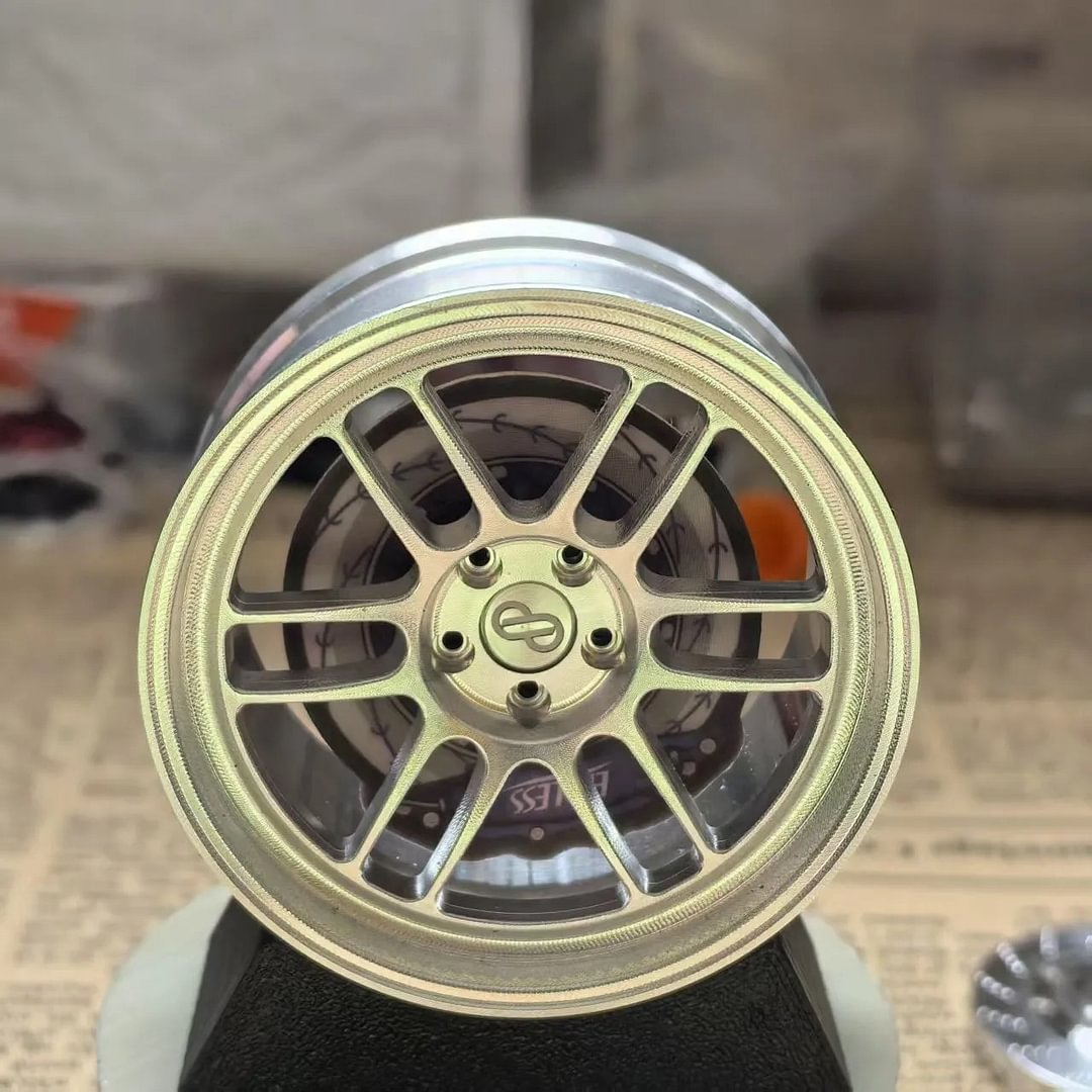 Car-mounted forged aluminum alloy wheel-shaped air freshener (car logo can be customized)