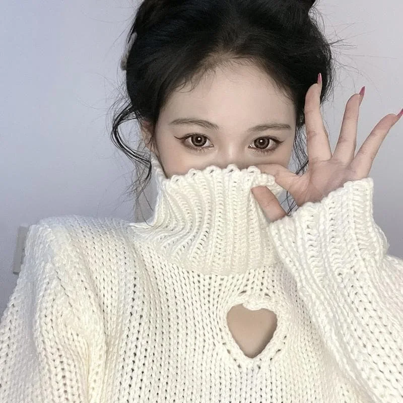 Chic Heart-shaped Hollow Out Girl Long Sleeve Turtleneck Crop Sweaters SP15559