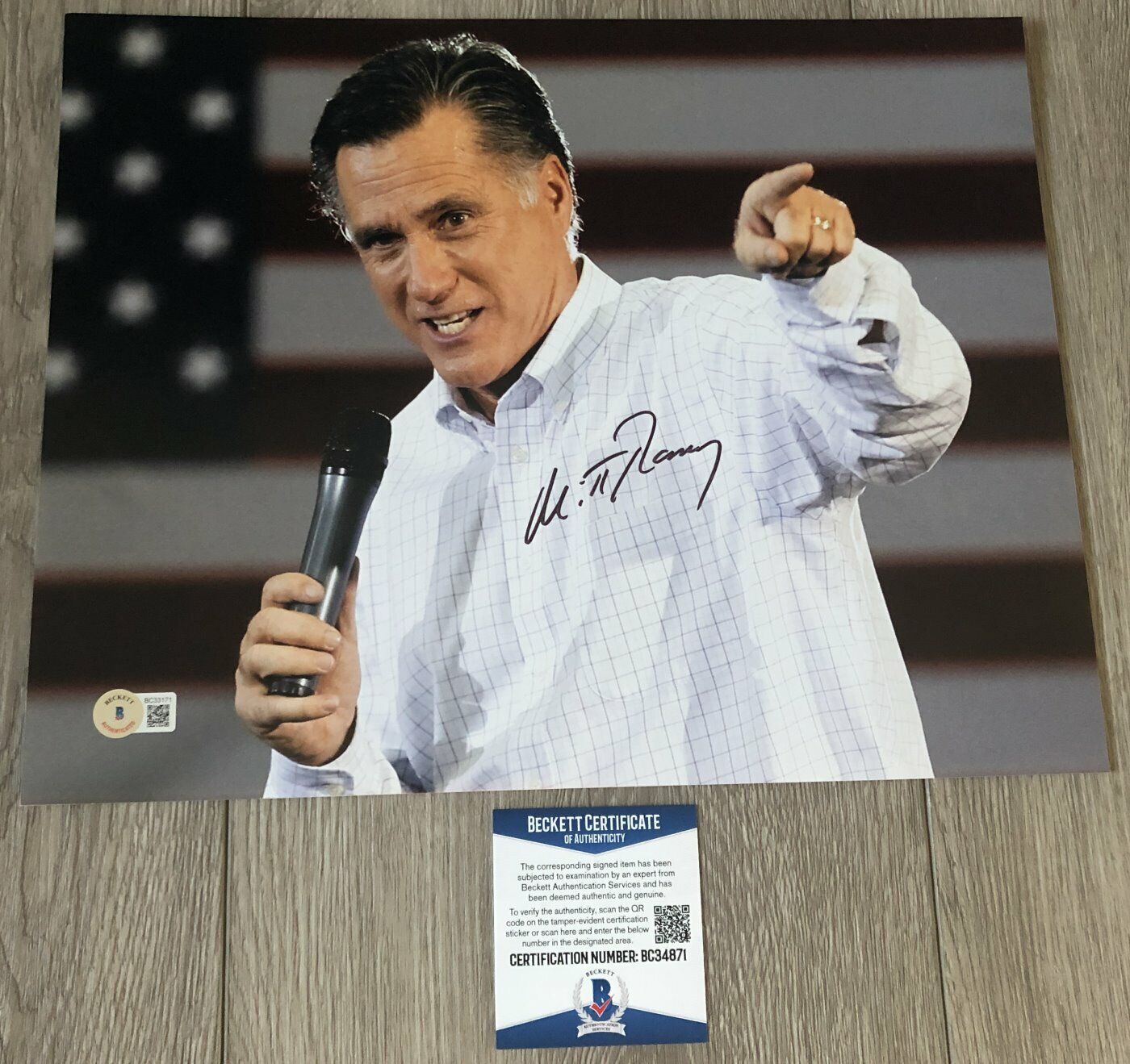 SENATOR MITT ROMNEY SIGNED AUTOGRAPH 11x14 Photo Poster painting w/PROOF & BAS BECKETT COA