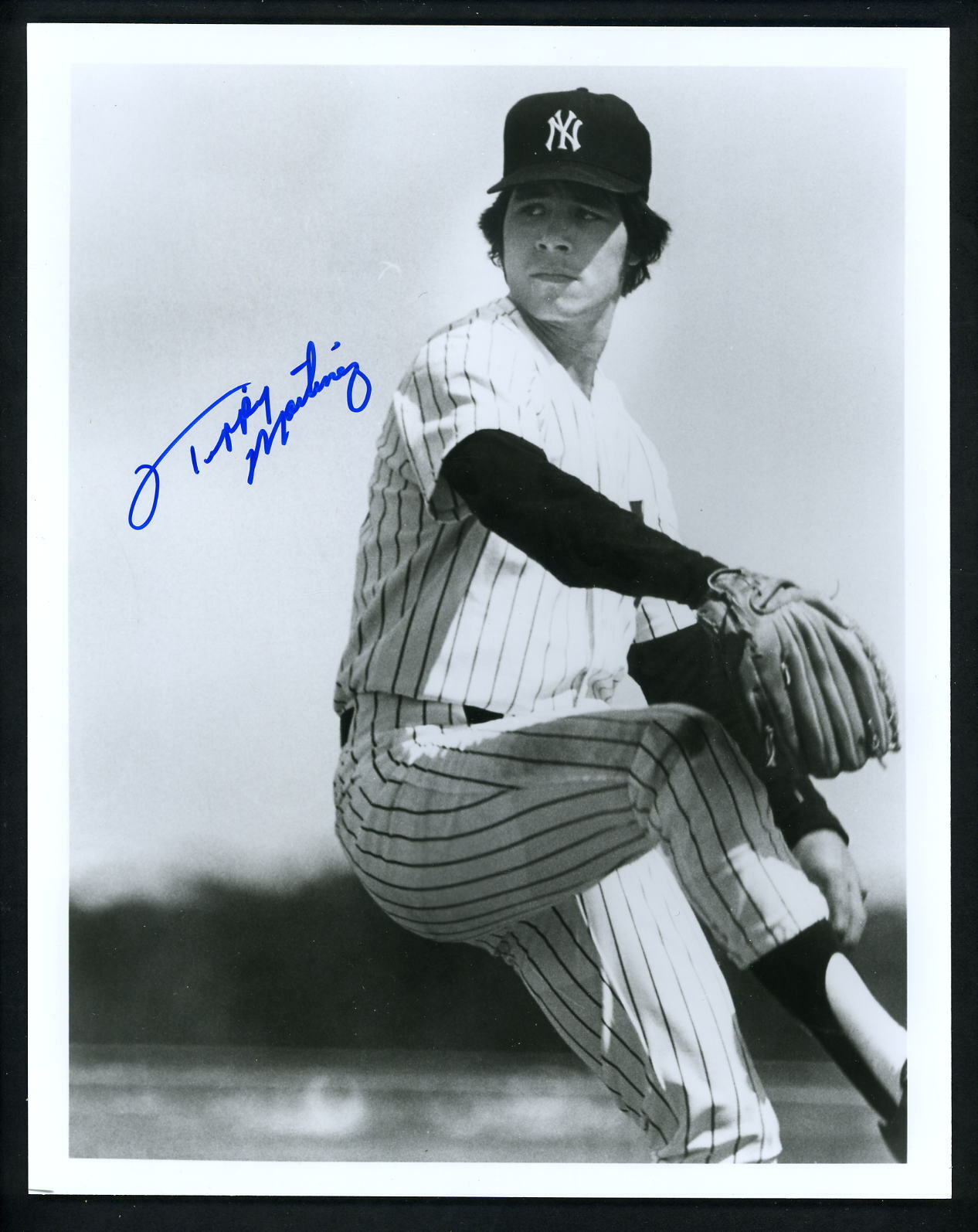 Tippy Martinez Signed Autographed 8 X 10 Photo Poster painting New York Yankees  SHIPPING