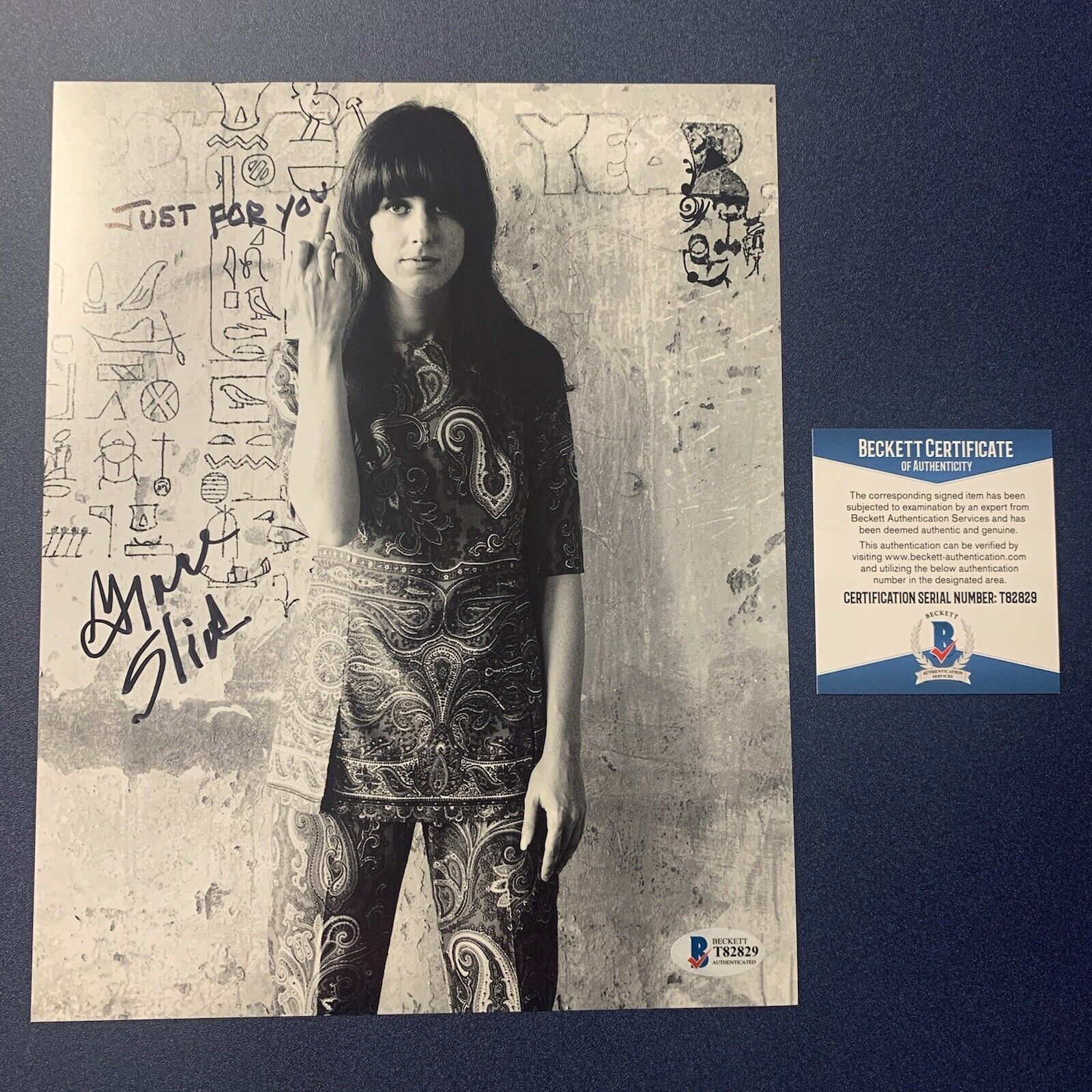 GRACE SLICK SIGNED 8X10 Photo Poster painting AUTOGRAPHED JEFFERSON AIRPLANE LEAD SINGER BAS COA