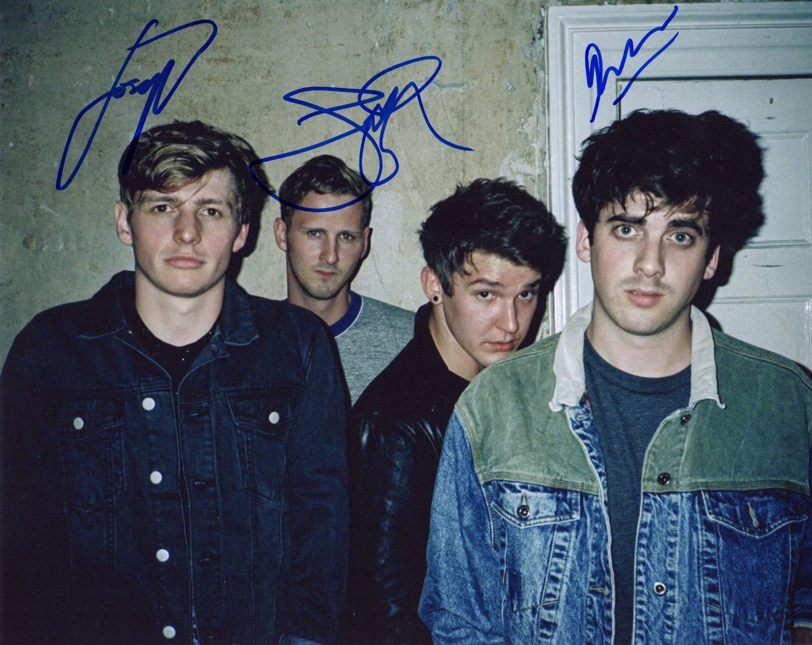 GFA British Rock Band * CIRCA WAVES * Signed 8x10 Photo Poster painting C2 COA