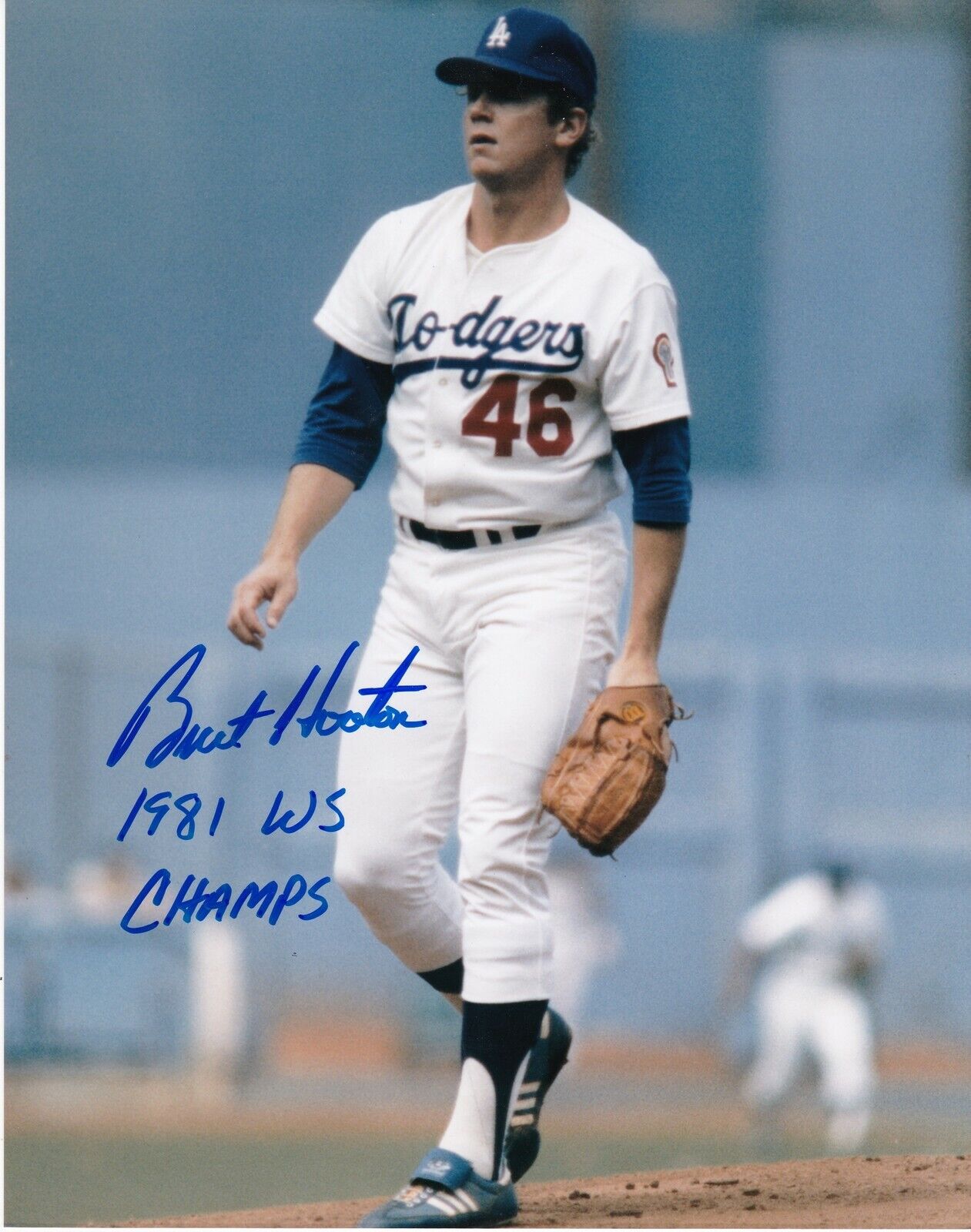 BURT HOOTON LOS ANGELES DODGERS 1981 WS CHAMPS ACTION SIGNED 8x10