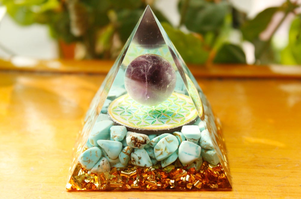 

Orgone Pyramid Chakra - Turquoise, 501 Original