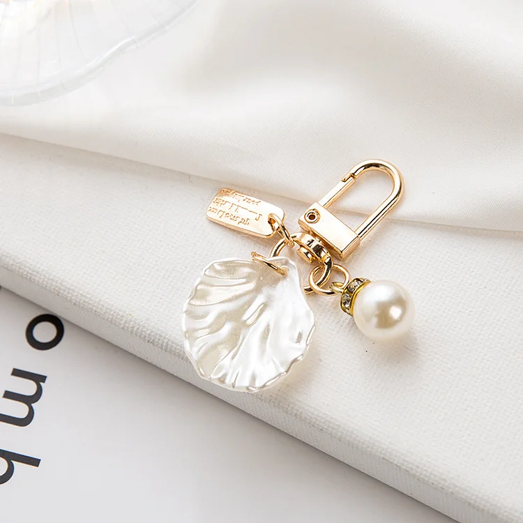 Personalized shell pearl key ring