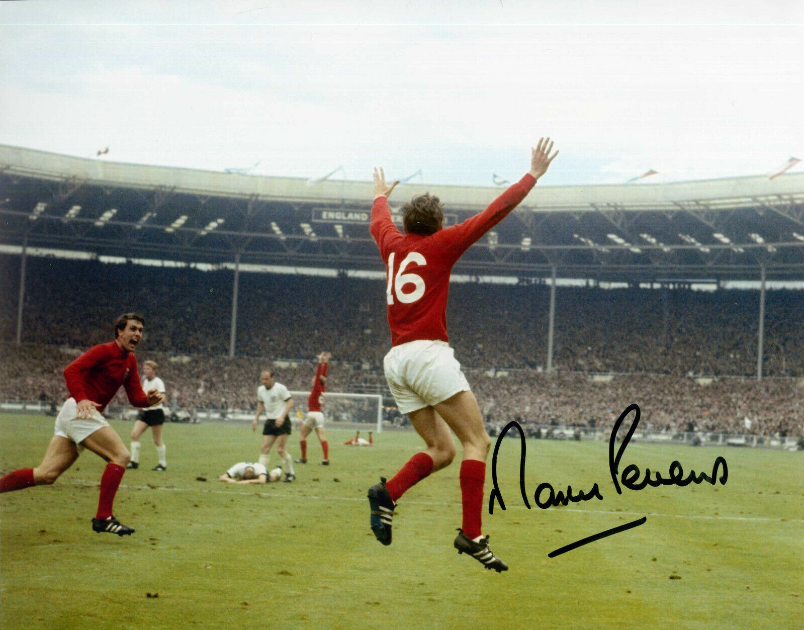 MARTIN PETERS Signed Photo Poster paintinggraph West Ham United & England World Cup 1966 reprint