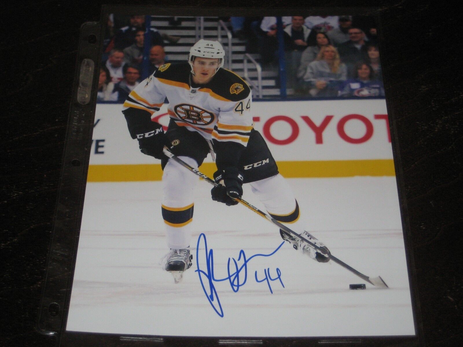 ROB O'GARA autographed BOSTON BRUINS 8X10 Photo Poster painting