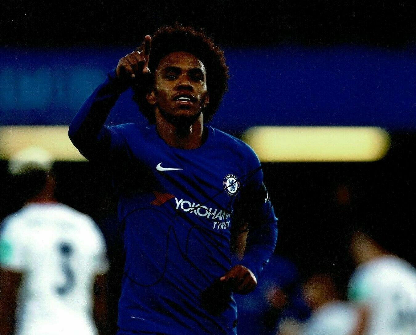 Willian Signed 10X8 Photo Poster painting Chelsea F.C & Brazil AFTAL COA (1229)