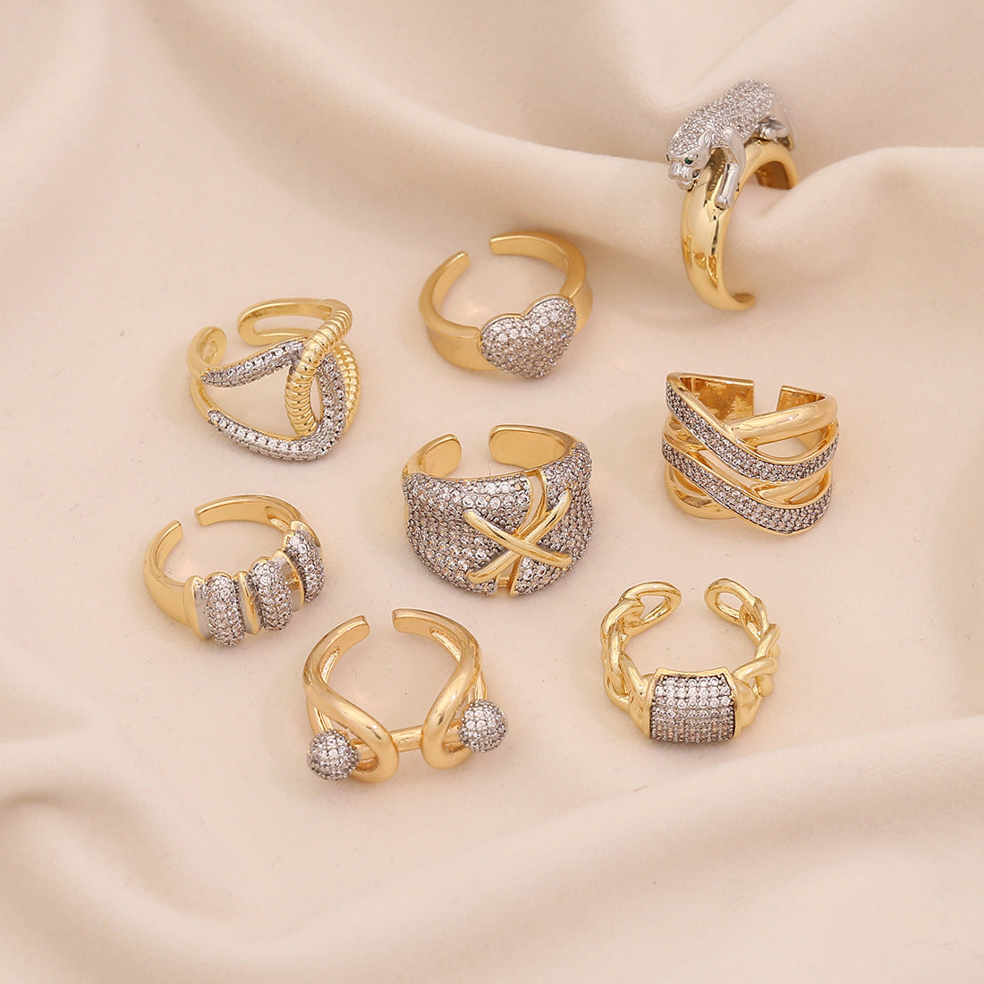 Gold Heart Zircon Ring Geometric Metal Style Live Ring Female Niche Ring R116