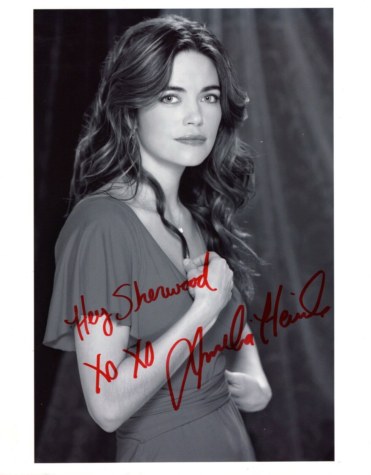 Amelia Heinle The Young & The Restless Actress Signed Autograph 8x10 Photo Poster painting