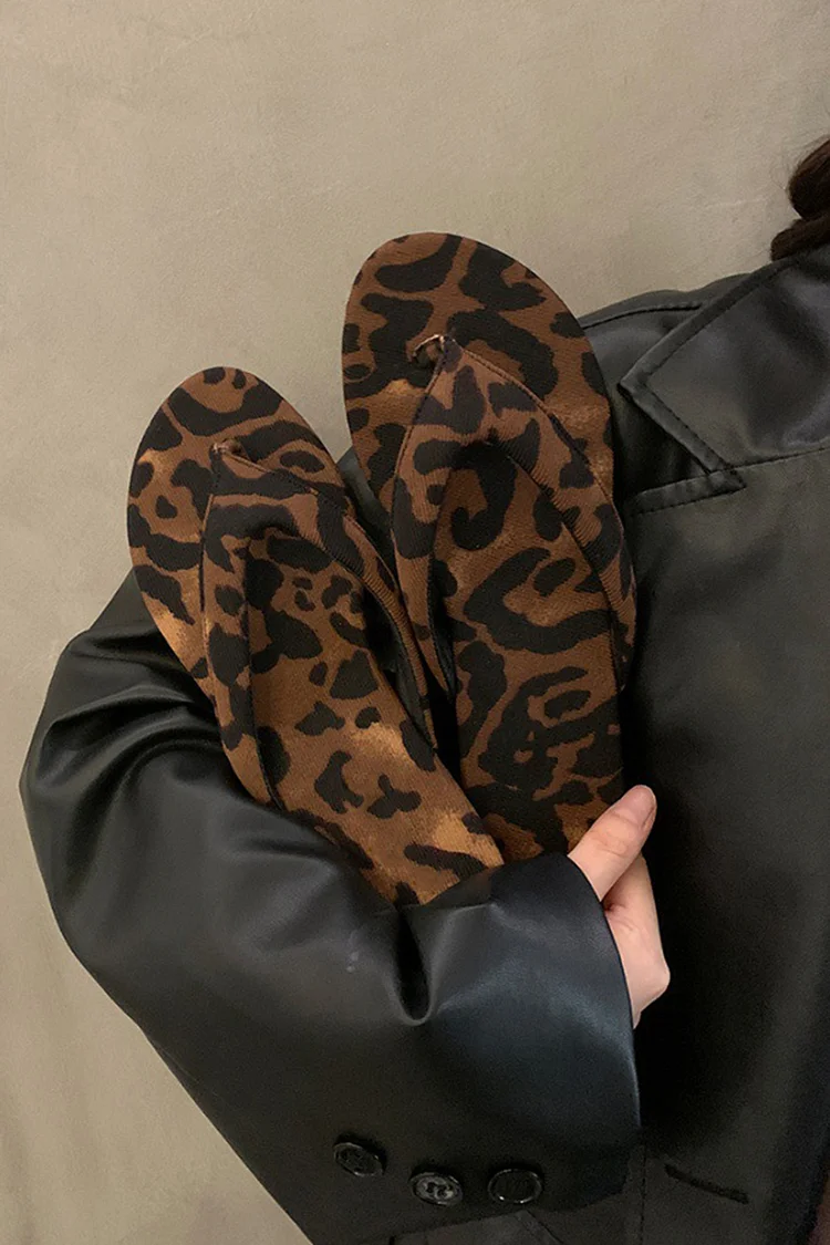 Leopard Print Round Toe Flip Flops Casual Slippers-Brown