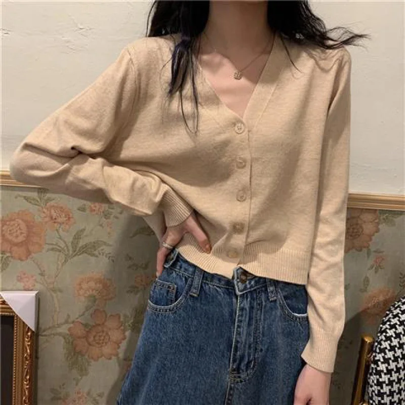 Toloer Toloer With Long-Sleeved Sweater Female 2024 New Korean Version Gentle Wind Short White Cardigan V-Neck Jacket-Outfit Ideas