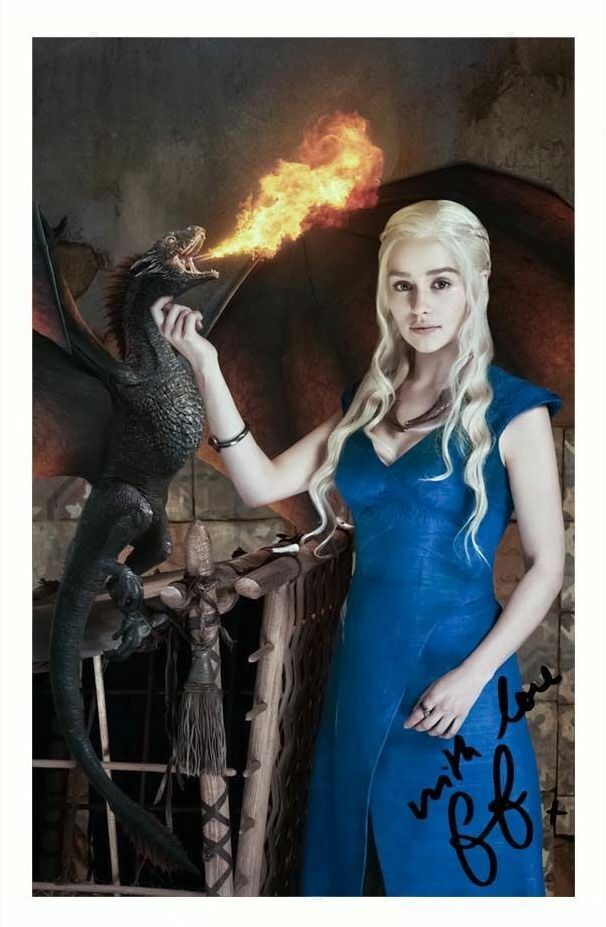 EMILIA CLARKE - GAME OF THRONES AUTOGRAPH SIGNED Photo Poster painting POSTER