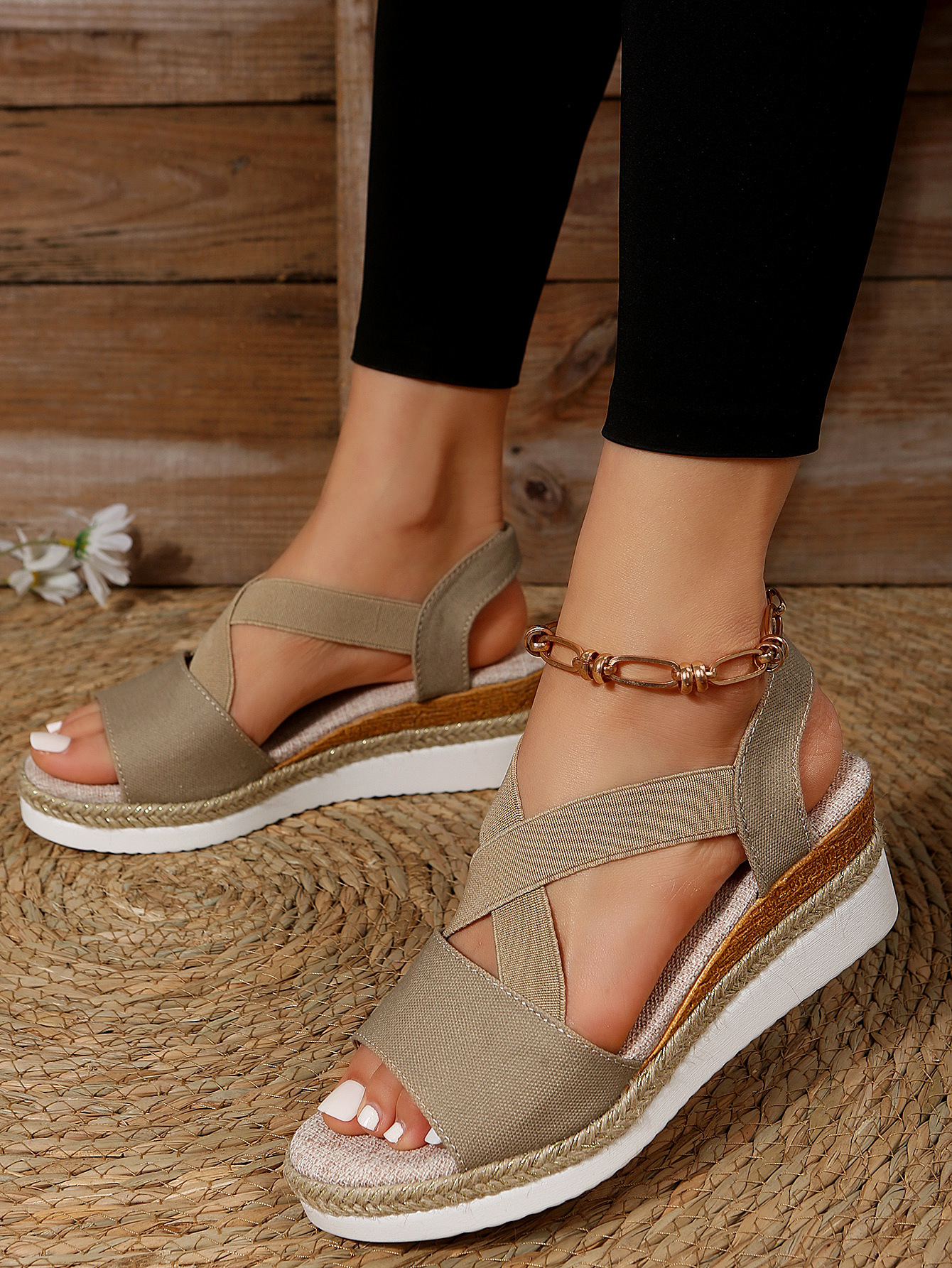 Mature Women's Beach Shoes With Colorful Fish Mouth