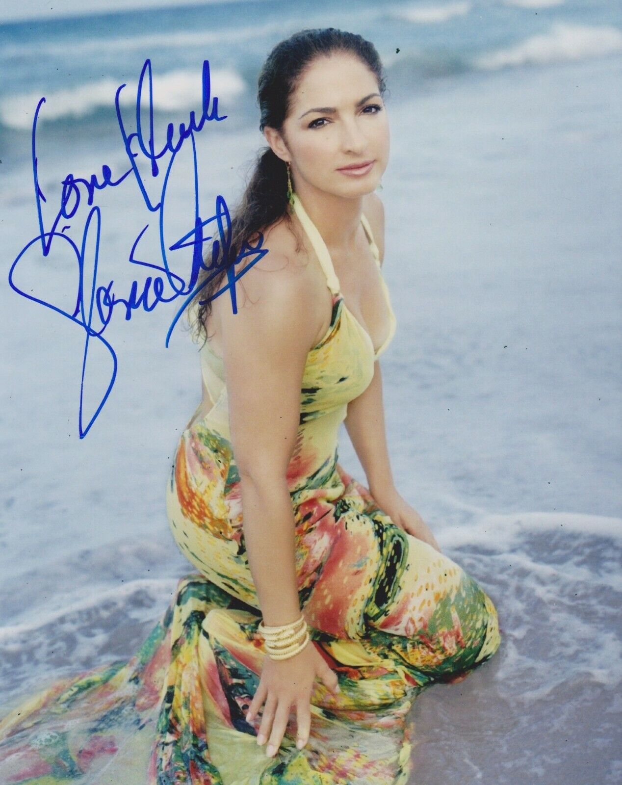 Gloria Estefan Signed 10x8 Photo Poster painting AFTAL