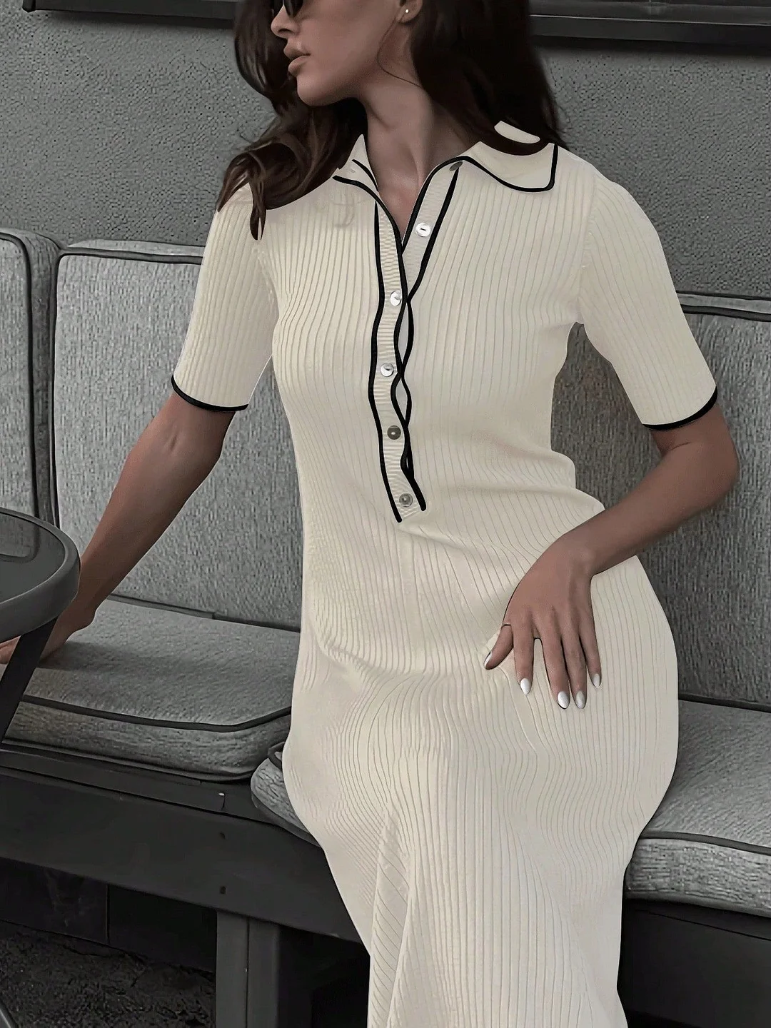 Nigikala Nigikala Temperament Splicing Bumpy-Buted Short-Sleeved Single-Dcupuncture Knitted Dress