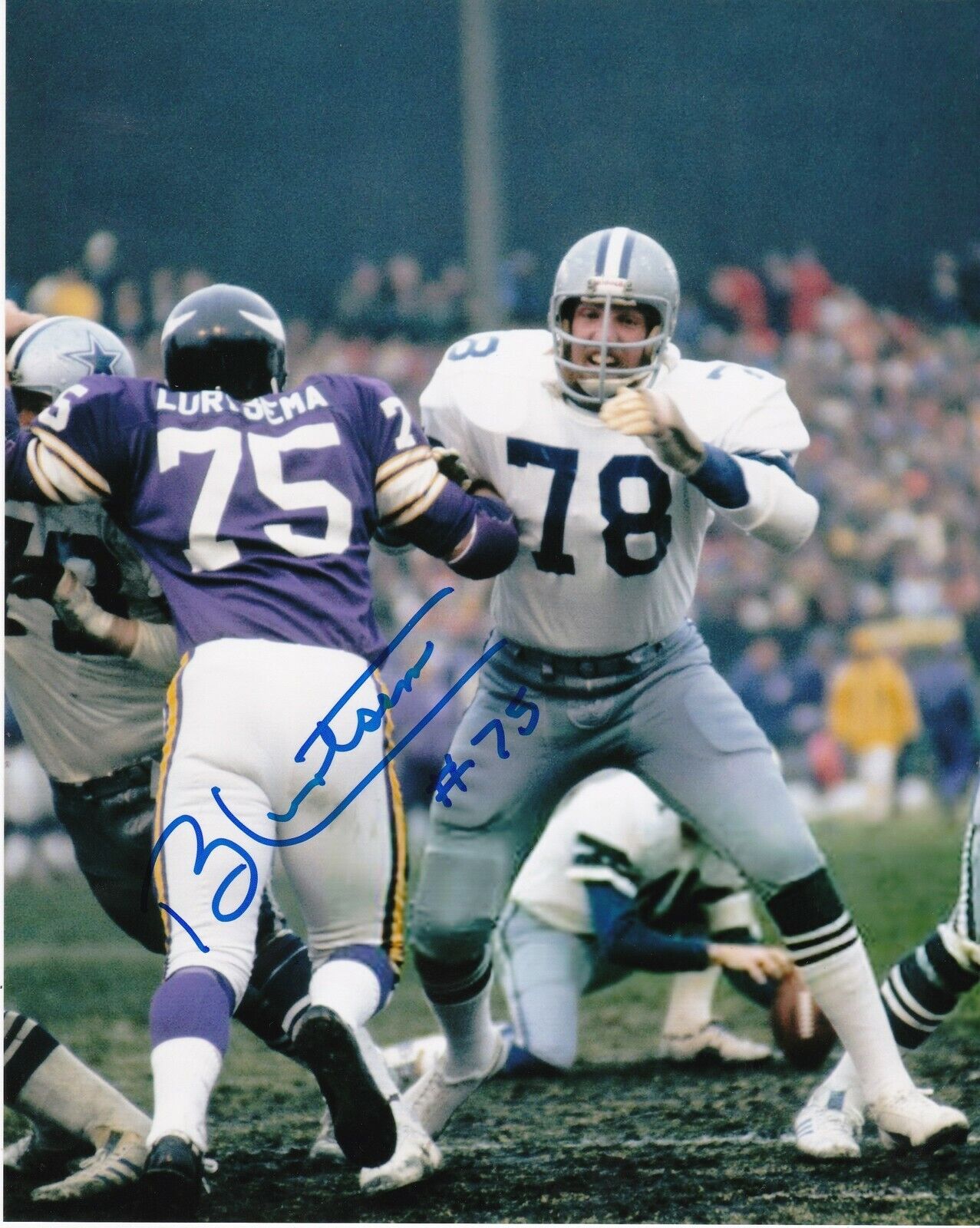 BOB LURTSEMA MINNESOTA VIKINGS ACTION SIGNED 8x10