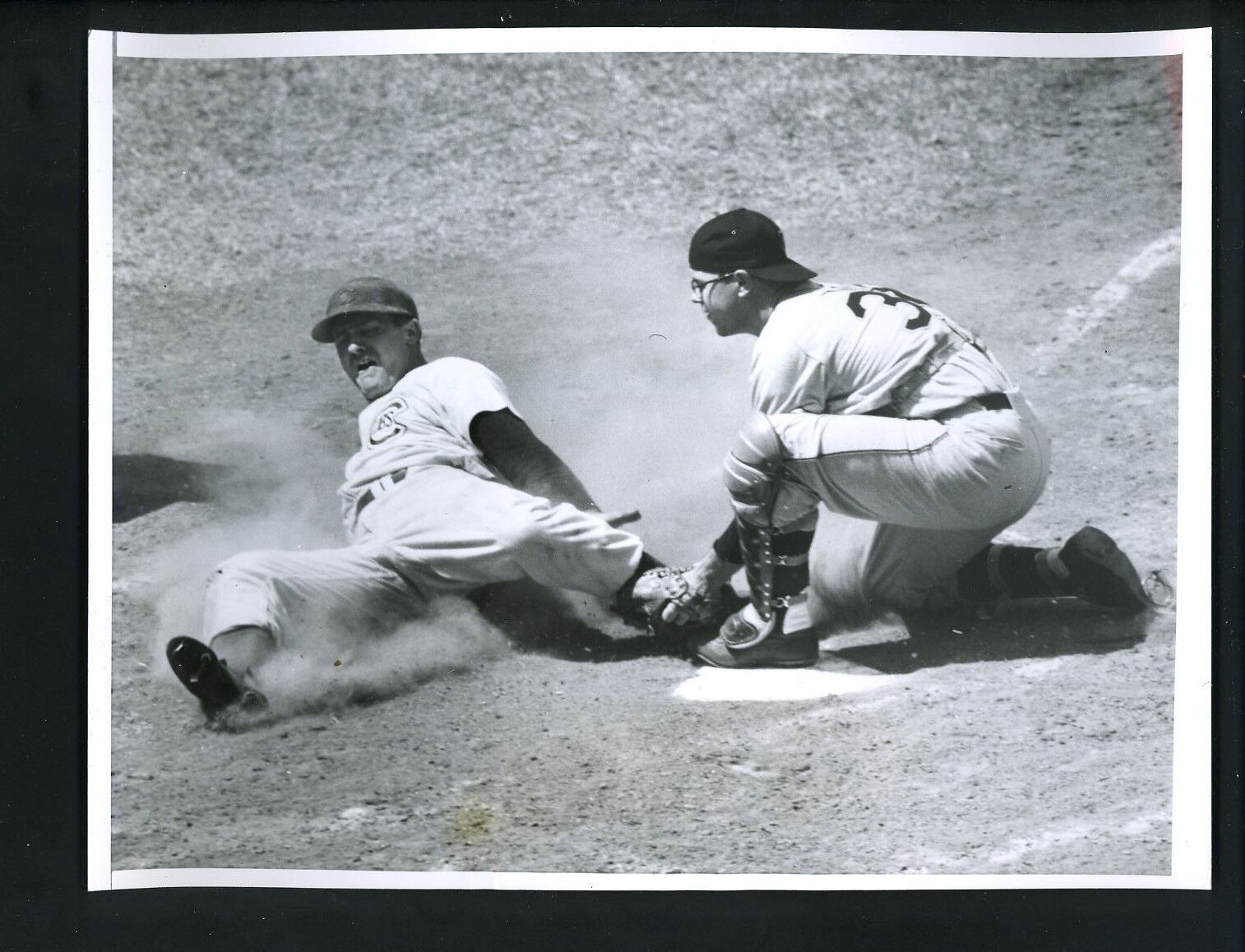 Hank Foiles & Pete Whisenant 1956 Press Photo Poster painting Pittsburgh Pirates Chicago Cubs 65