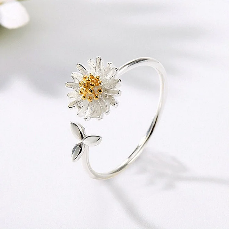 Blooming Daisy Flower Ring - Happy Birthday to April Girl