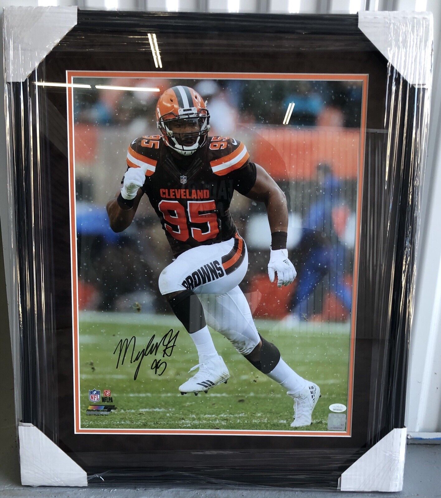 Myles Garrett Signed Autographed Custom Framed Cleveland Browns 16x20 Photo Poster painting Jsa