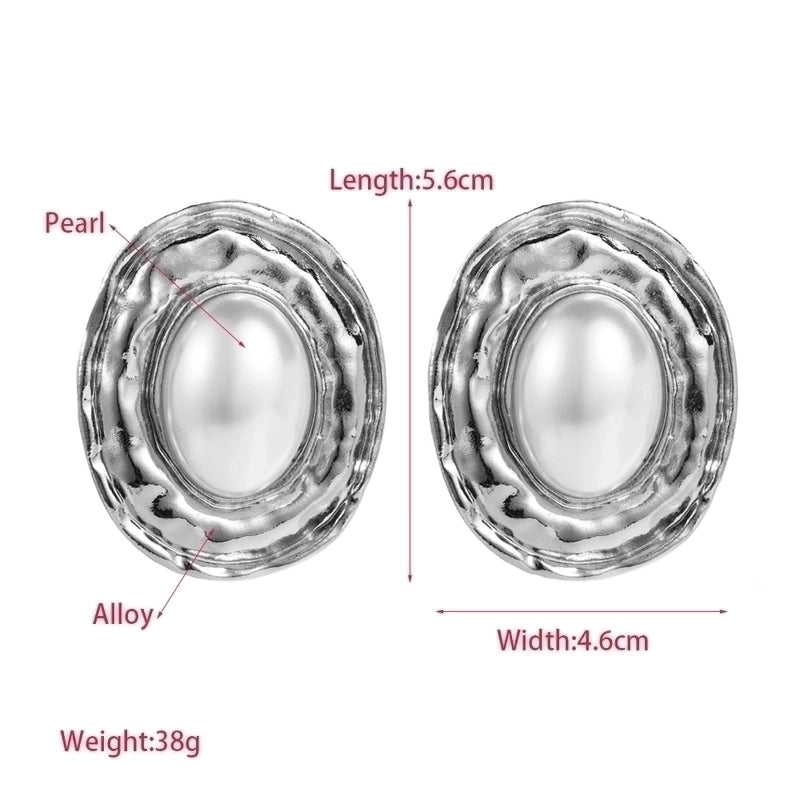 1 Pair Elegant Luxurious Oval Inlay Carving Alloy Pearl Gold Plated Silver Plated Ear Studs
