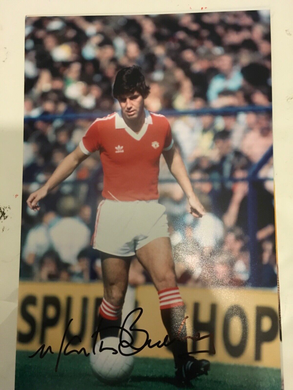 Manchester United legend Martin Buchan Hand Signed 12 X 8 Photo Poster painting.