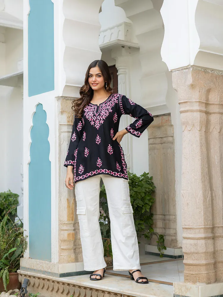 Women&rsquo;s Rayon Cotton Chikankari Short Kurti