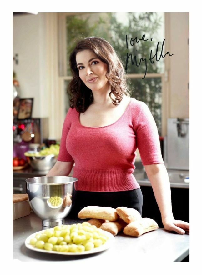 NIGELLA LAWSON AUTOGRAPH SIGNED PP Photo Poster painting POSTER