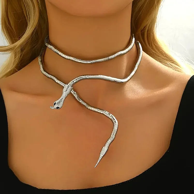 Randomly Bend Snake Necklace