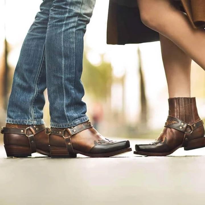 Men's Buckle Caved Cowboy Boots