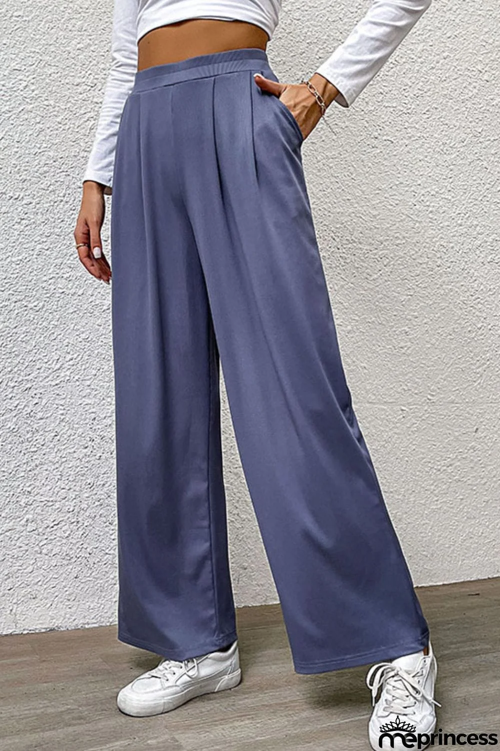 Pleated Detail Wide-Leg Pants with Pockets