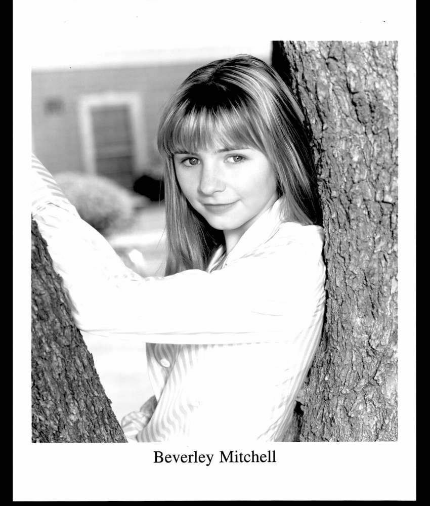 BEVERLEY MITCHELL - 8x10 Headshot Photo Poster painting w/ Resume - 7th Heaven