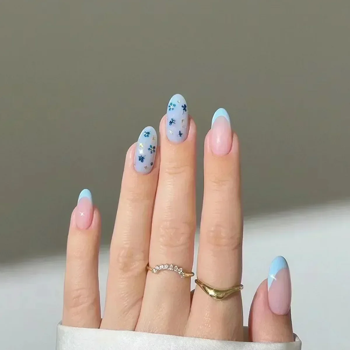 Lidudu French Press on Fake Nails with Flowers Designs Summer Blue Short Almond False Nails Wearable French Full Cover Press on Nails