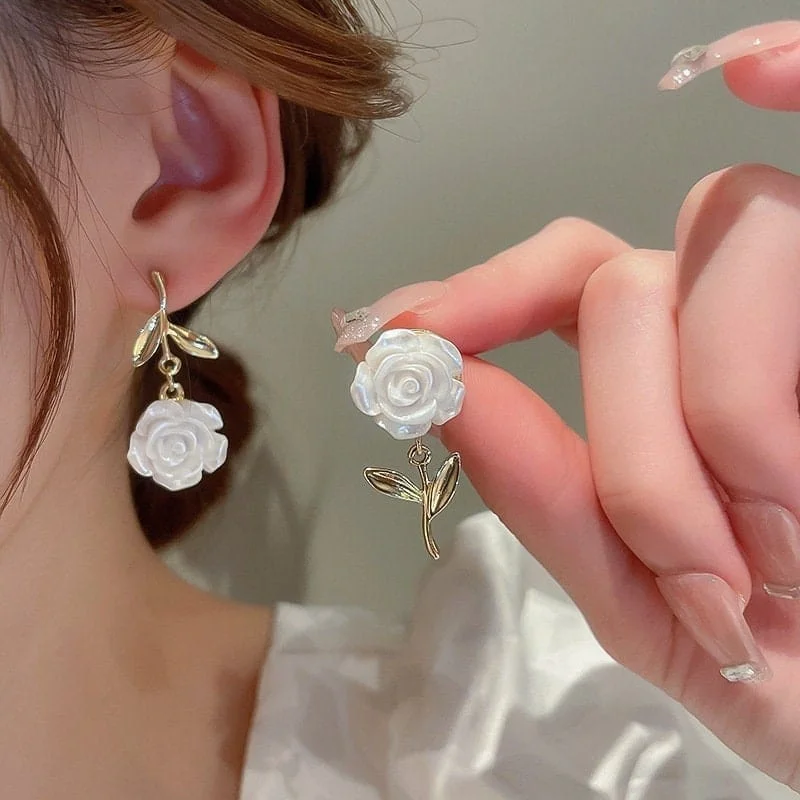 Sweet Resin White Flower Dangle Earrings
