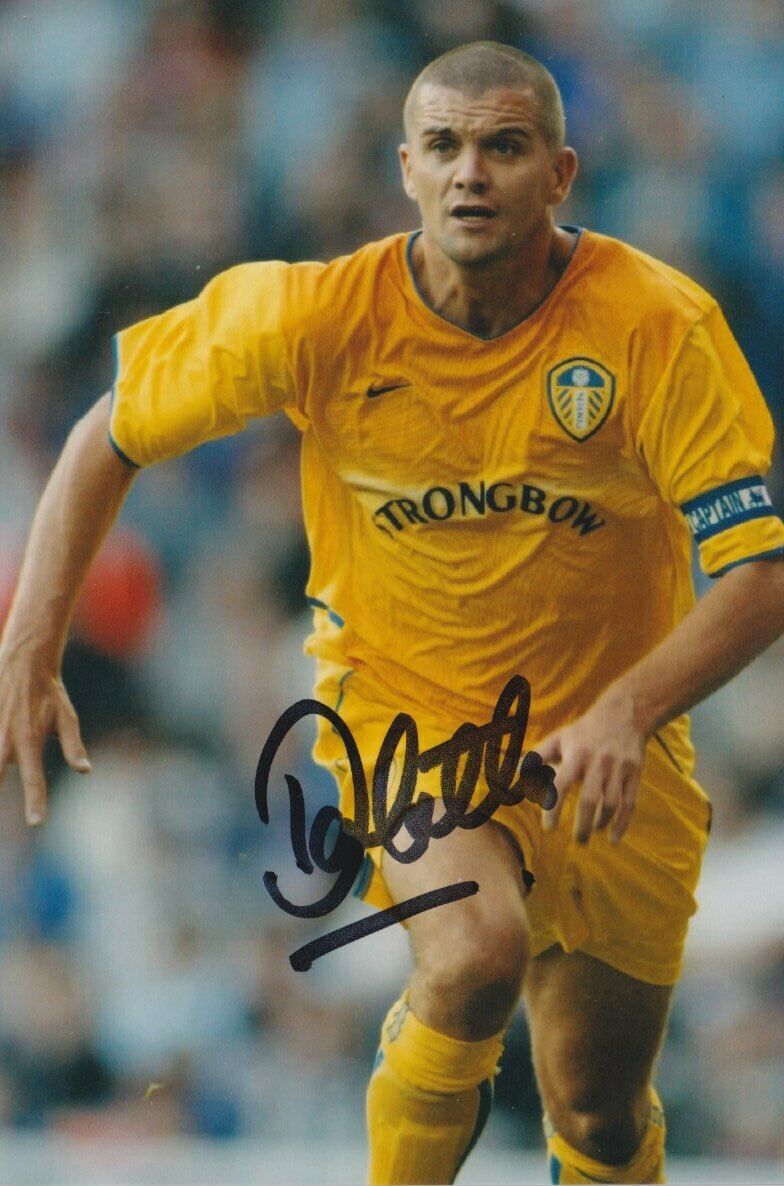 DOMINIC MATTEO HAND SIGNED 6X4 Photo Poster painting - LEEDS UNITED AUTOGRAPH - FOOTBALL 2