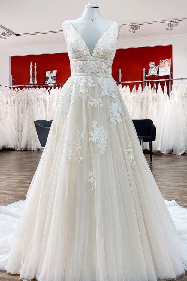 Stunning V-neck Backless Long Princess Wedding Dress With Lace Tulle | Ballbellas Ballbellas